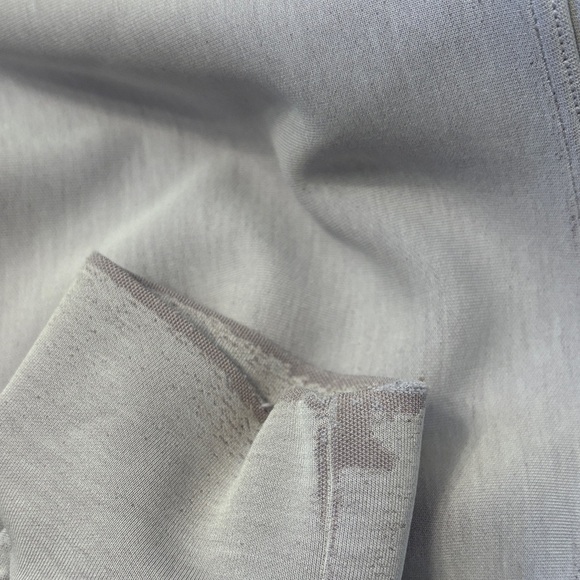 Lululemon Athletica Softstreme Pullover Crew Women's Size 6 Light Purple Soft - Picture 6 of 7